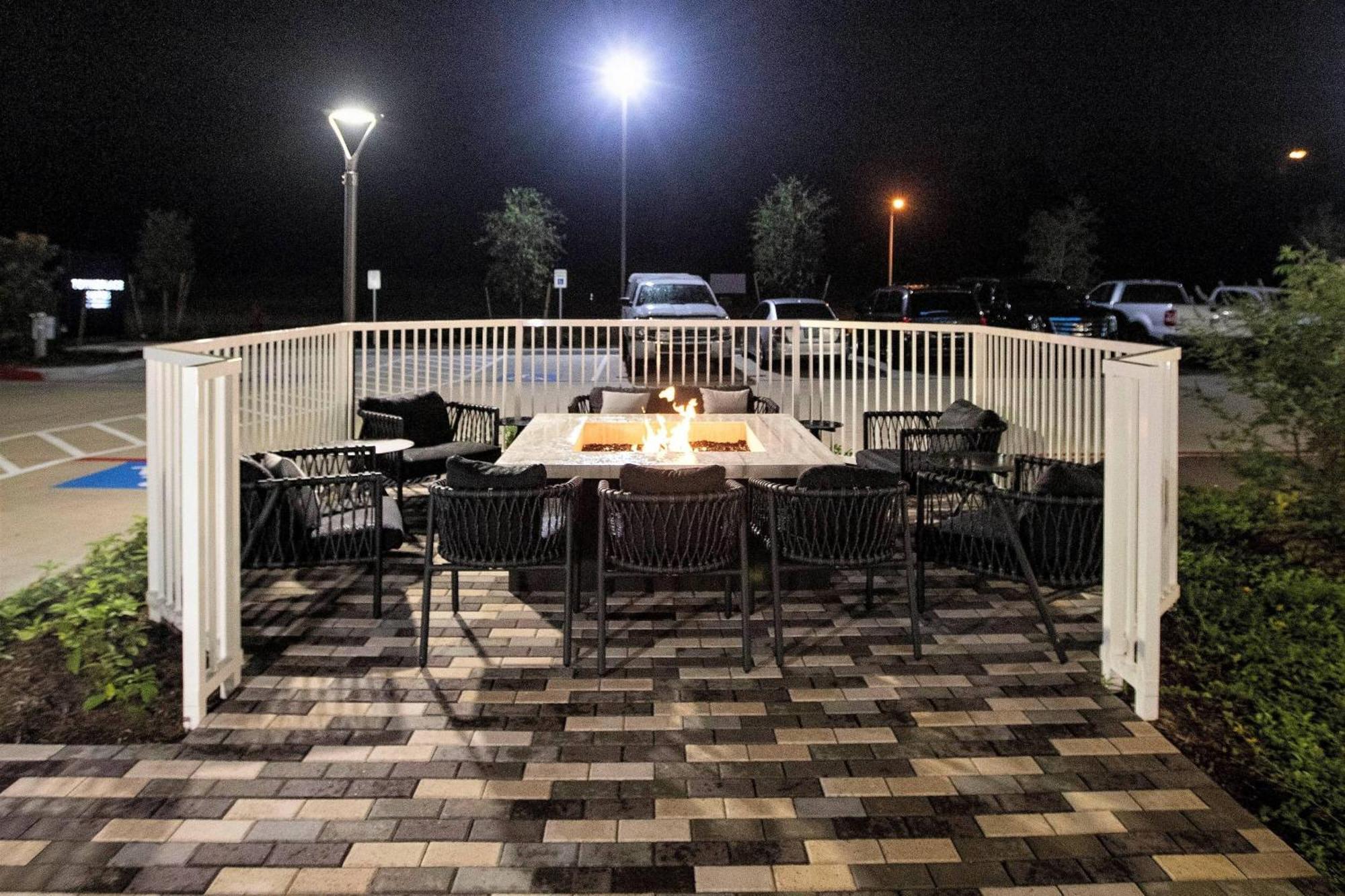 Towneplace Suites By Marriott Conroe Extérieur photo